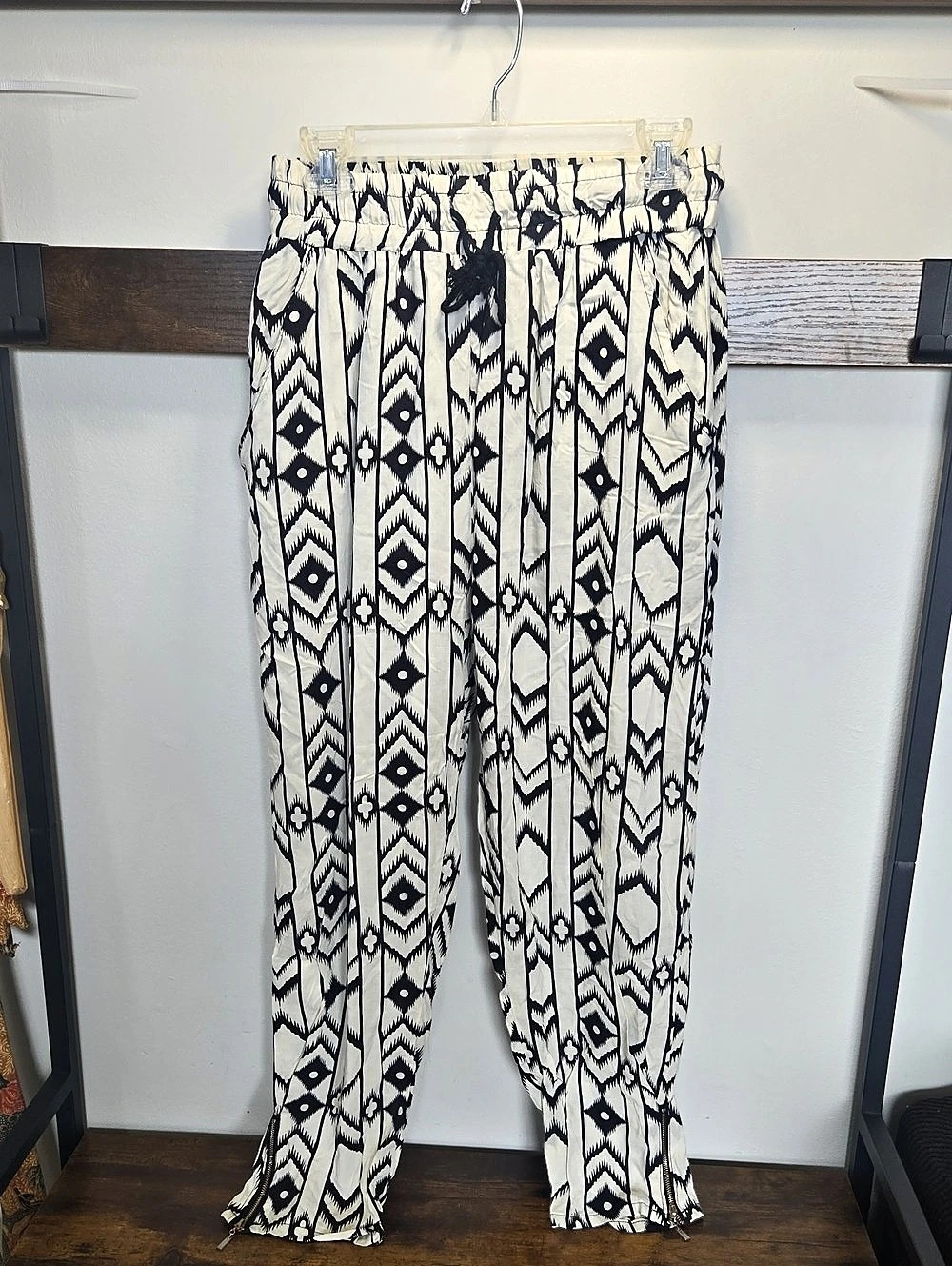 Style&Co Geometric Wide Leg Pants in White & Black Size Large